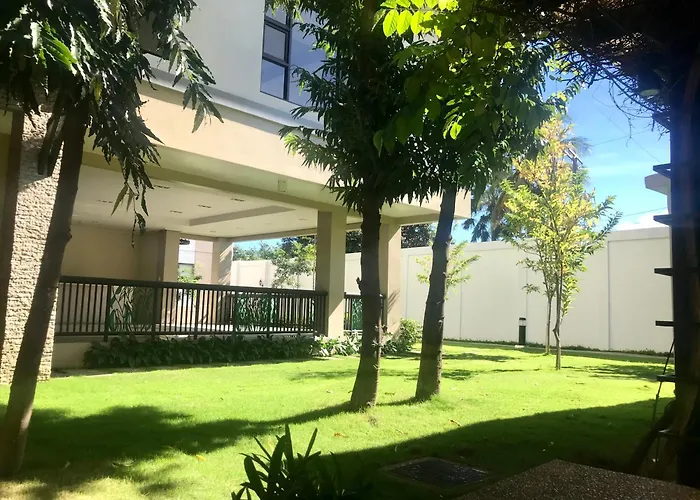 Persimmon B Lägenhetshotell Cebu